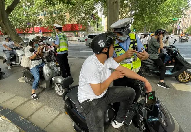+5”新政策3类车型放心骑严查5种违规行为j9九游会俱乐部登录入口6月起电动车迎“3(图6)